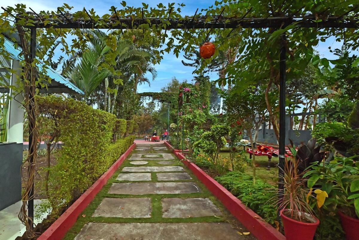 Kanadia Farm- A Perfect Retreat * Indore
